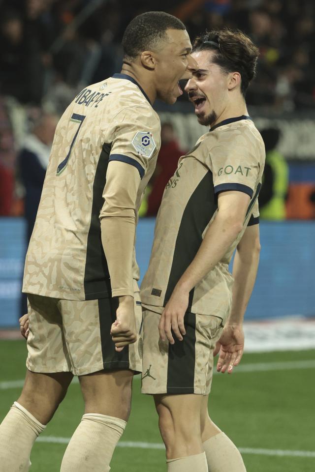 法国杯倒计时，马赛集结日防线松动，细节引发关注，媒体盛赞，身体对抗强度拉满的简单介绍-开云官方网站